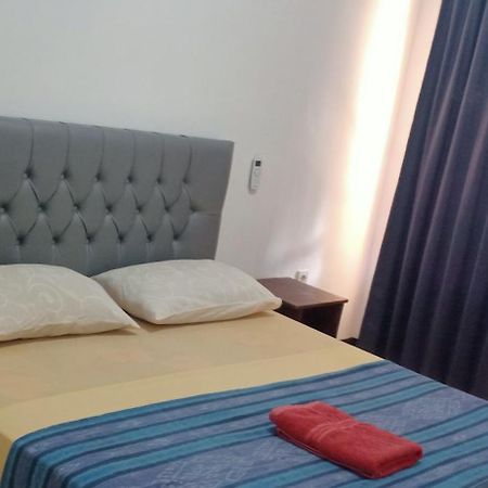 Dewi Garden Guesthouse Kuta  Kültér fotó