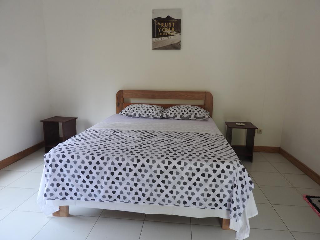 Dewi Garden Guesthouse Kuta  Kültér fotó