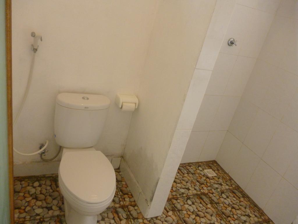 Dewi Garden Guesthouse Kuta  Kültér fotó