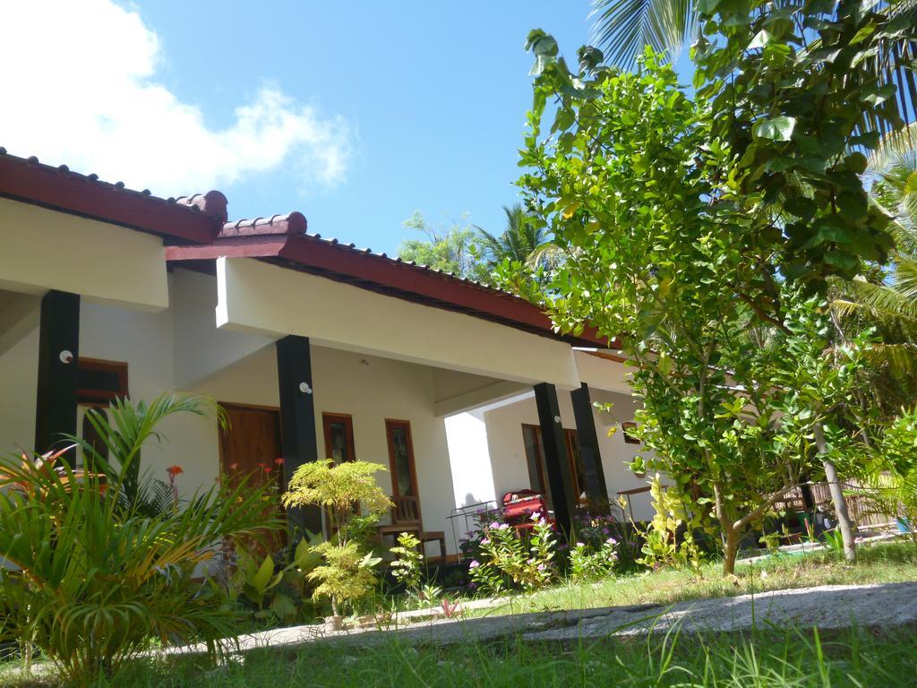 Dewi Garden Guesthouse Kuta  Kültér fotó