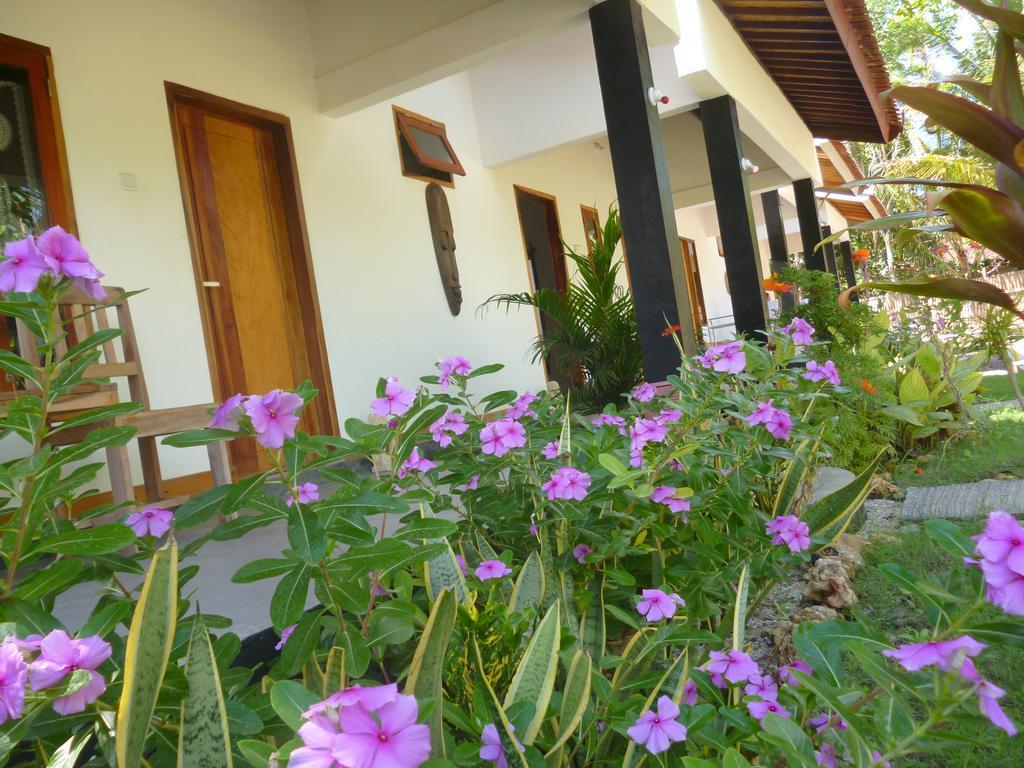 Dewi Garden Guesthouse Kuta  Kültér fotó