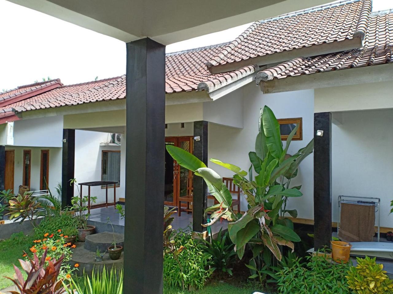 Dewi Garden Guesthouse Kuta  Kültér fotó