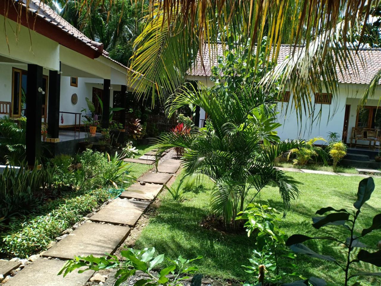 Dewi Garden Guesthouse Kuta  Kültér fotó