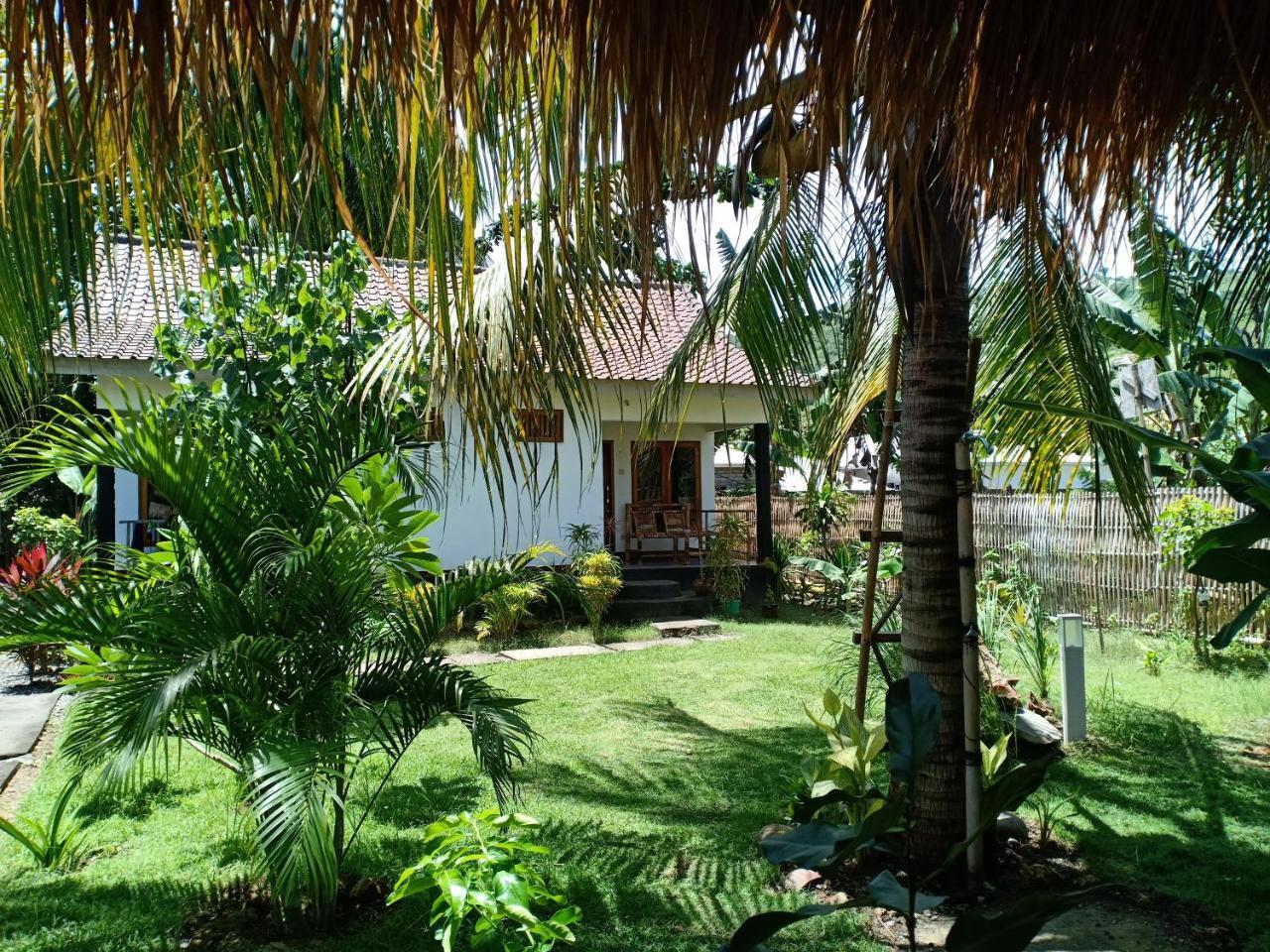 Dewi Garden Guesthouse Kuta  Kültér fotó