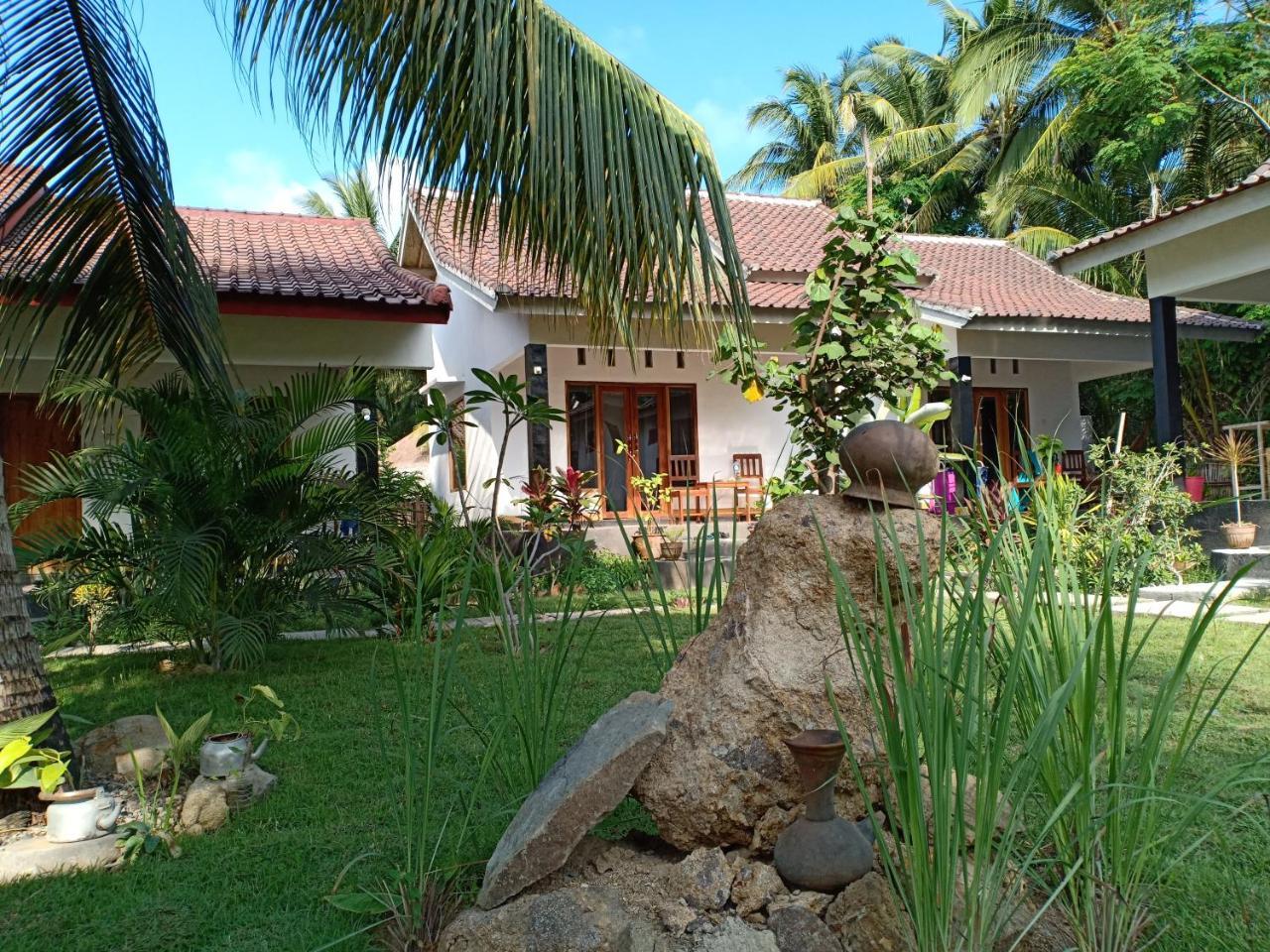 Dewi Garden Guesthouse Kuta  Kültér fotó
